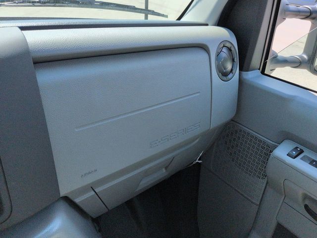 New 1996 Ford E-450 Cutaway - photo 16