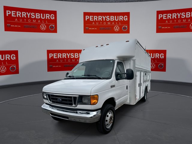 Used 2006 Ford E-450 - photo 1