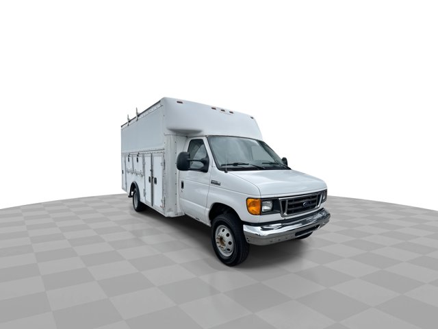 Used 2006 Ford E-450 - photo 2