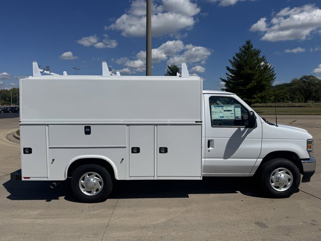 New 2026 Ford E-350 Cutaway - photo 8