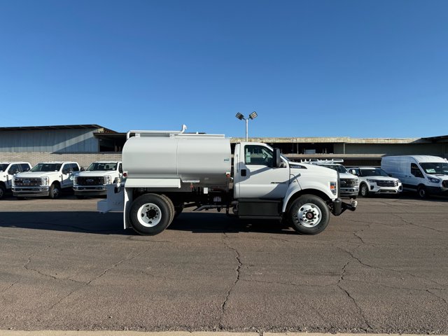 New 2025 Ford F-750 - photo 2