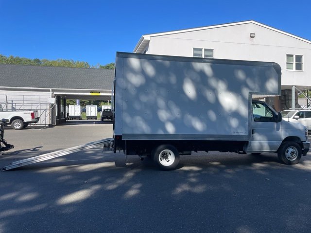 New 2026 Ford E-350 Cutaway - photo 17