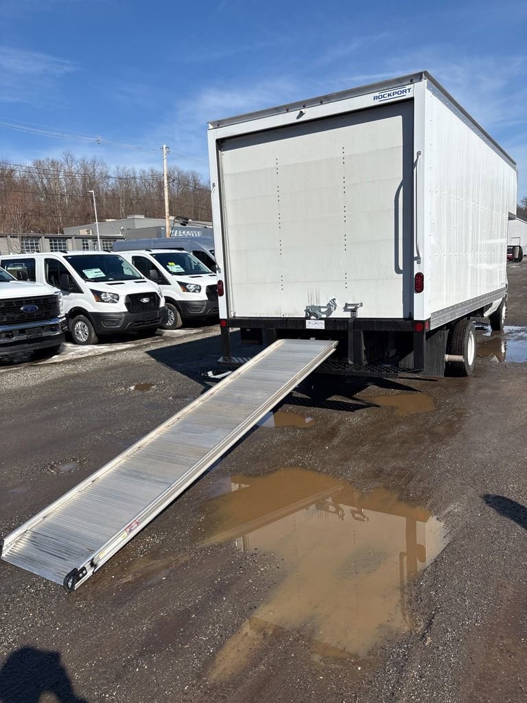 New 1996 Ford E-450 Cutaway - photo 29