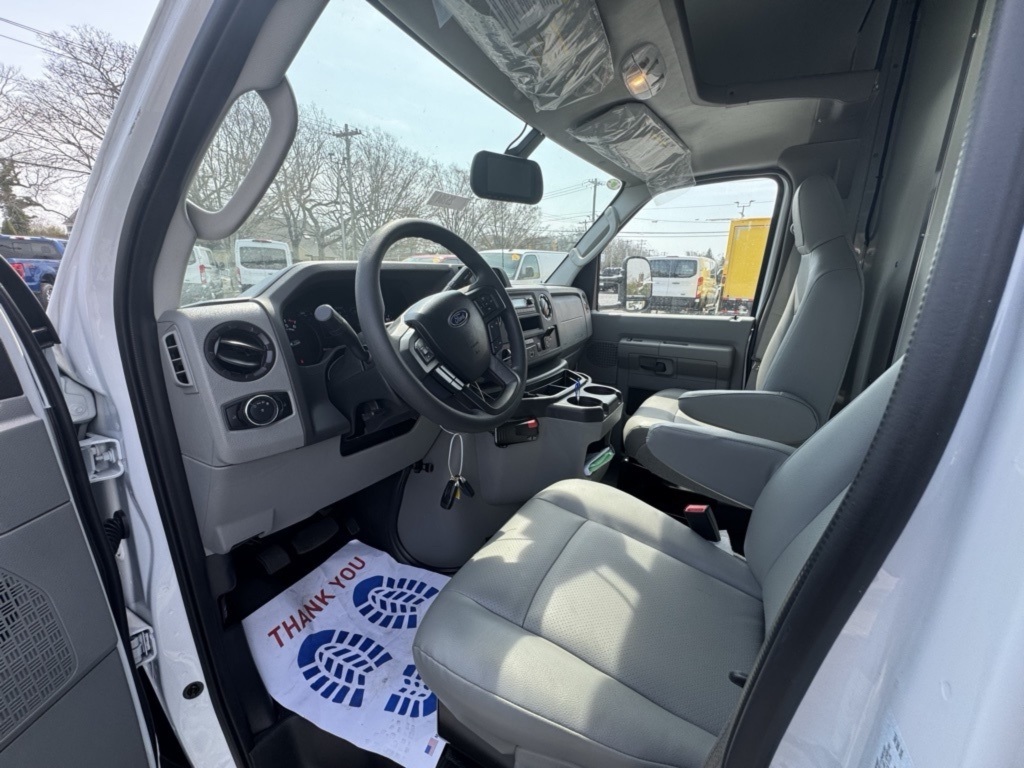 New 1996 Ford E-450 Cutaway - photo 11