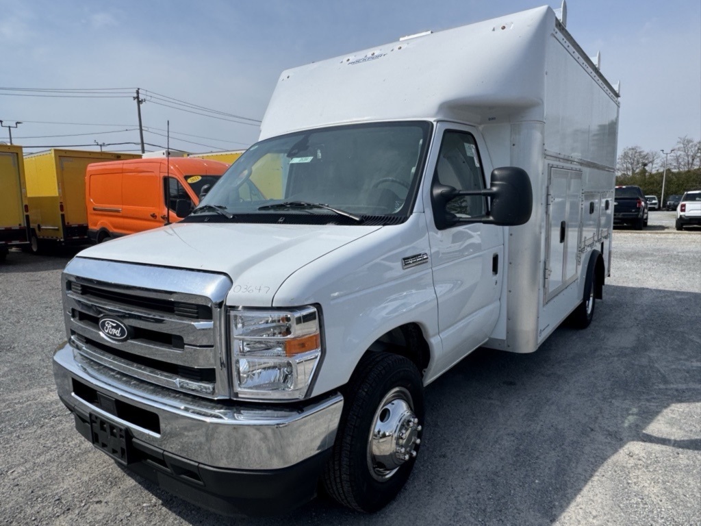 New 1996 Ford E-450 - photo 2