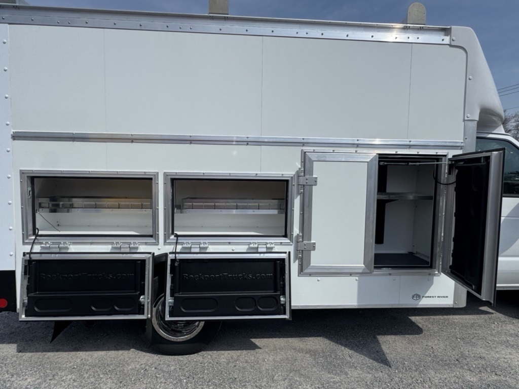 New 1996 Ford E-450 Cutaway - photo 7