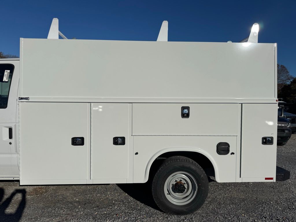 New 2026 Ford E-350 Cutaway - photo 6