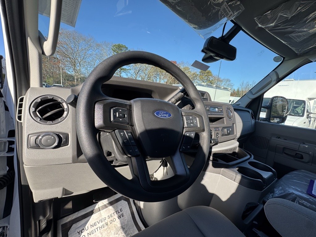 New 2026 Ford E-350 Cutaway - photo 7