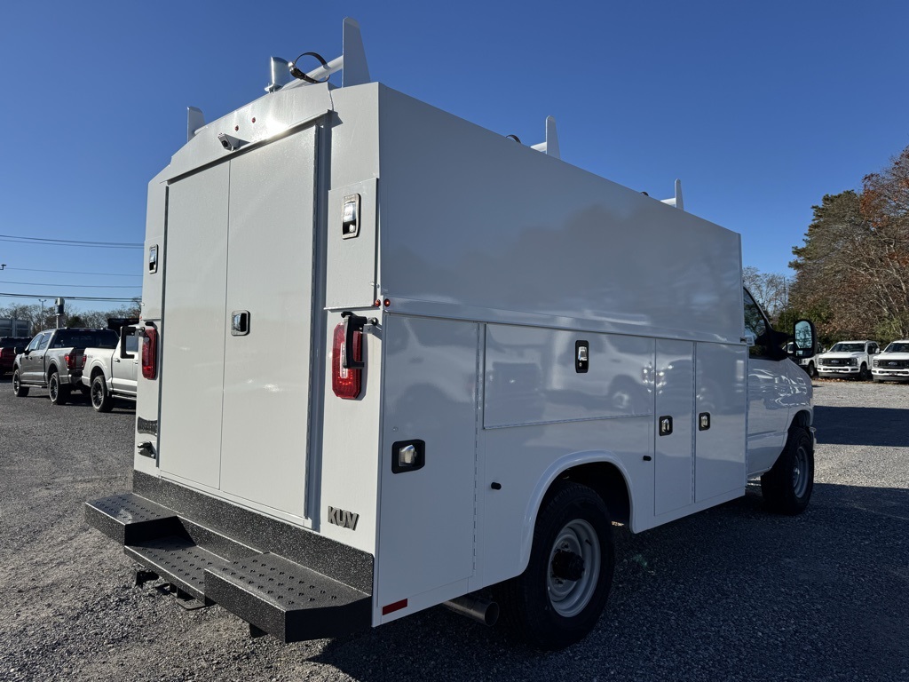 New 2026 Ford E-350 Cutaway - photo 9