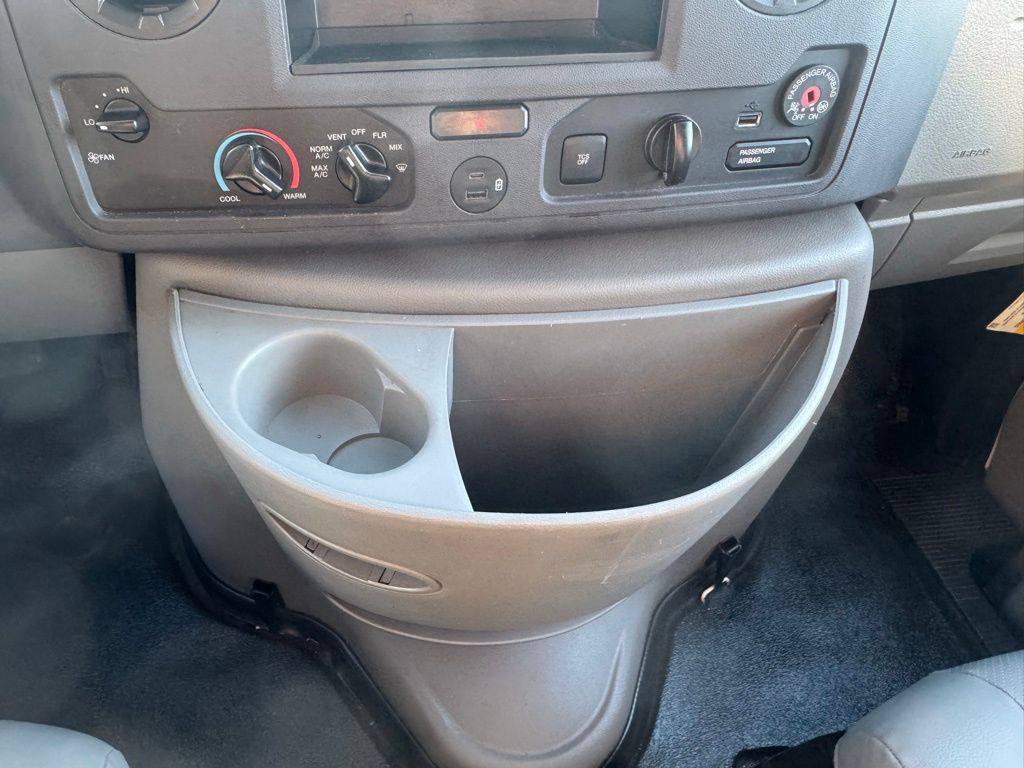 Used 2022 Ford E-350 Cutaway - photo 16