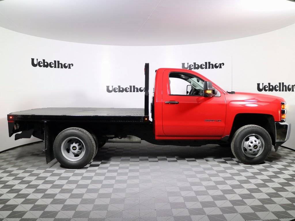 New 2017 Chevrolet Silverado 3500 Work Truck Regular Cab 4x2 9' 6" Knapheide PGNB Gooseneck Flatbed Truck - photo 3