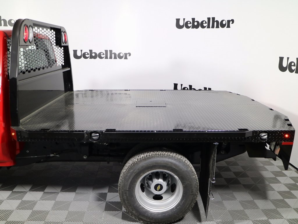 New 2017 Chevrolet Silverado 3500 - photo 2