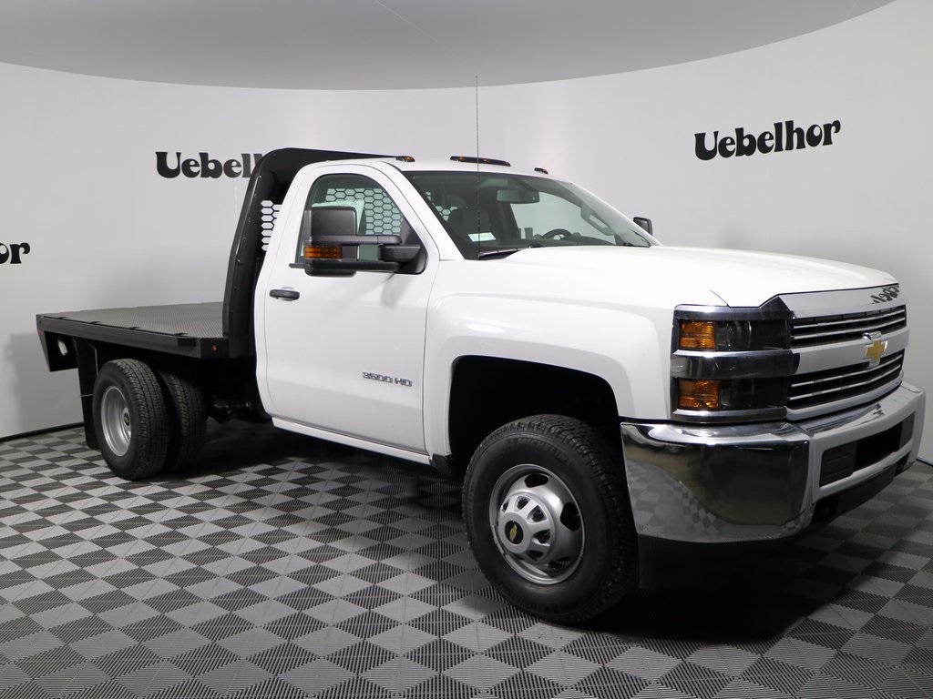 New 2017 Chevrolet Silverado 3500 Work Truck Regular Cab 4x2 9' 6" Knapheide PGNB Gooseneck Flatbed Truck - photo 4