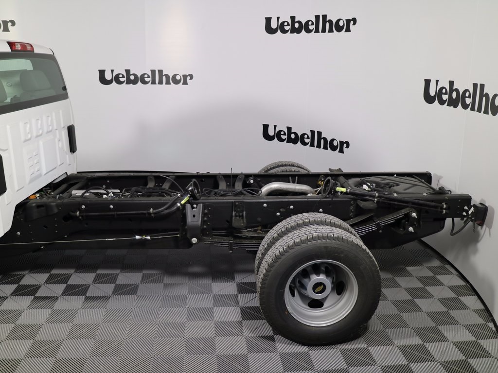 New 2017 Chevrolet Silverado 3500 Work Truck Regular Cab 4x2 Cab Chassis - photo 3