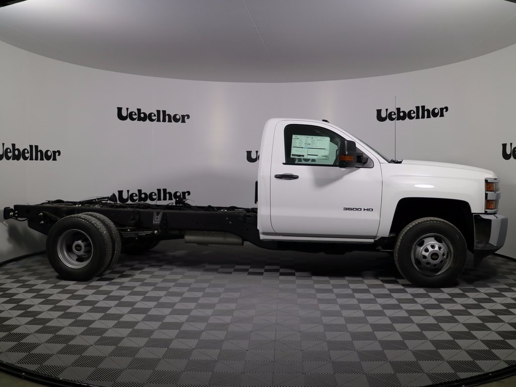 New 2017 Chevrolet Silverado 3500 Work Truck Regular Cab 4x2 Cab Chassis - photo 4