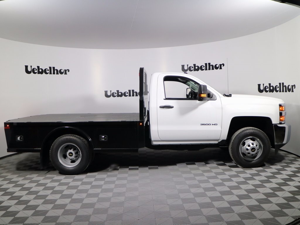New 2017 Chevrolet Silverado 3500 Work Truck Regular Cab 4x2 9' 6" Knapheide PGNC Gooseneck Flatbed Truck - photo 3