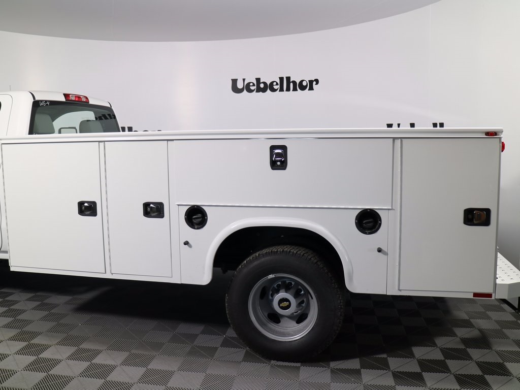New 2017 Chevrolet Silverado 3500 - photo 2