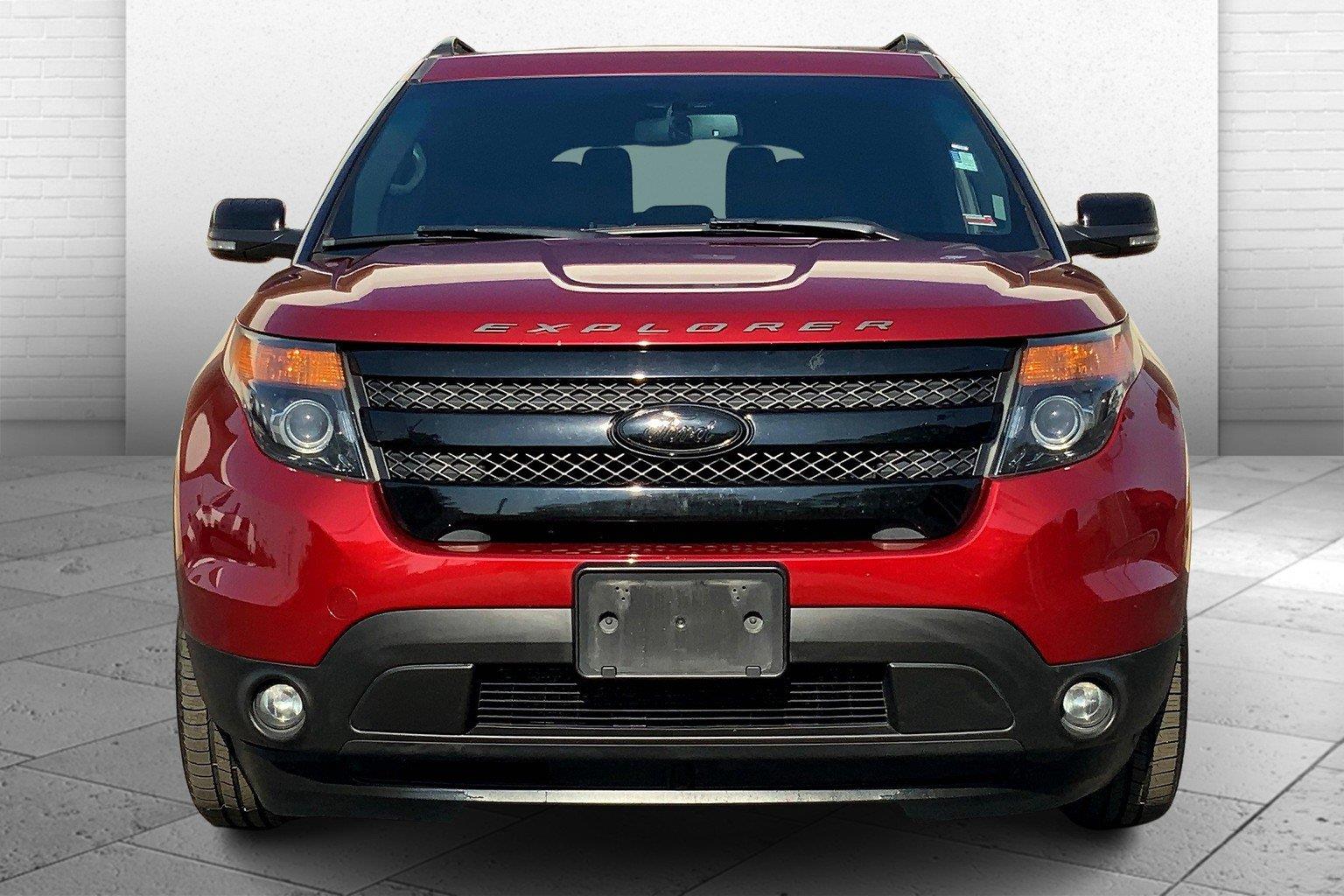 Used 2015 Ford Explorer - photo 2