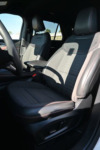 Used 2025 Ford Explorer ST-Line - photo 15