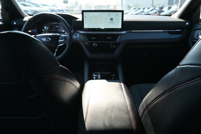 Used 2025 Ford Explorer - photo 2