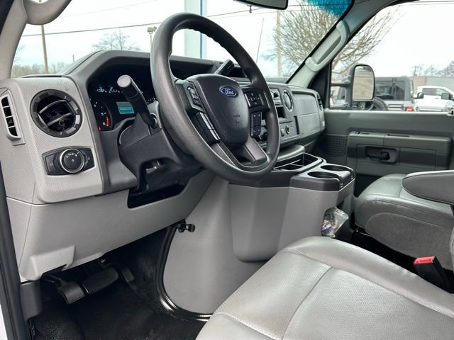 Used 2022 Ford E-450 Cutaway - photo 13