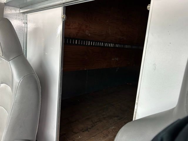Used 2022 Ford E-450 Cutaway - photo 19