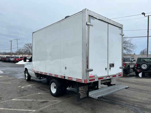 Used 2022 Ford E-450 Cutaway - photo 5