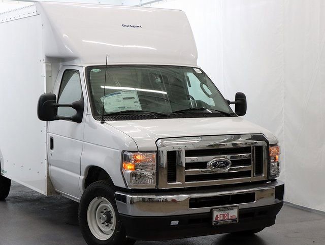 New 2025 Ford E-350 - photo 2