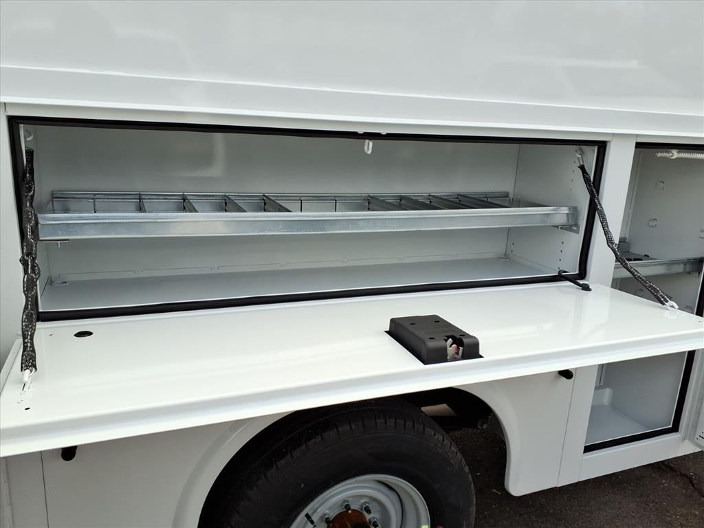New 2026 Ford E-350 Cutaway - photo 3