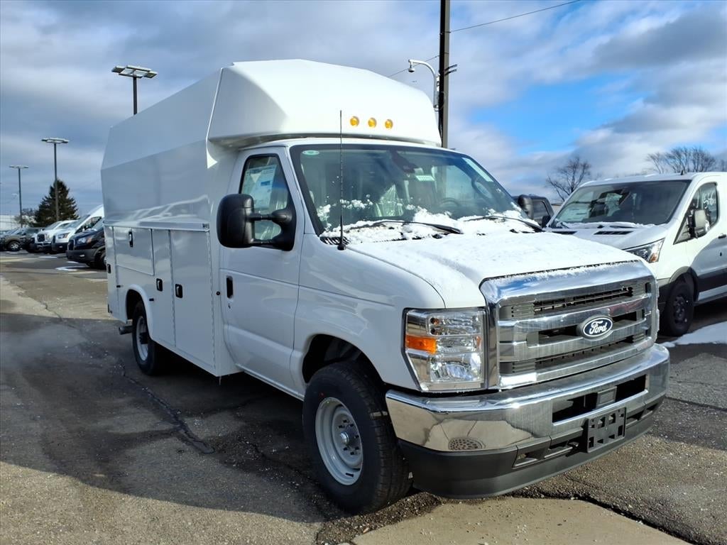 New 2026 Ford E-350 Cutaway - photo 10