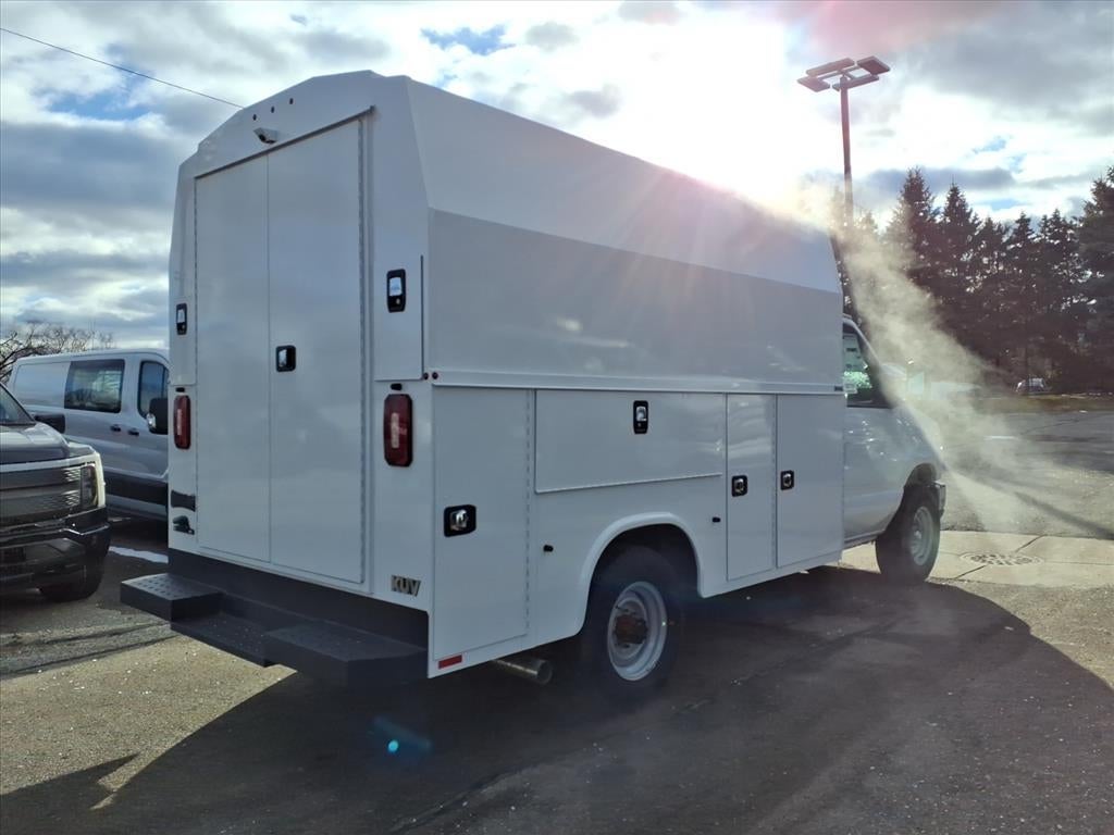 New 2026 Ford E-350 Cutaway - photo 13