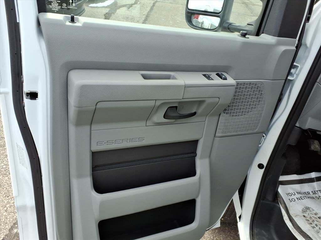 New 2026 Ford E-350 Cutaway - photo 17