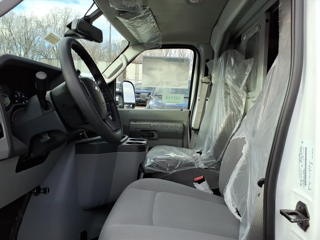 New 2026 Ford E-350 Cutaway - photo 18