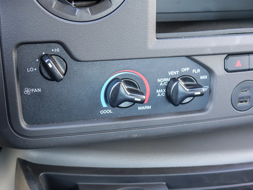 Used 2024 Ford E-350 Cutaway - photo 13