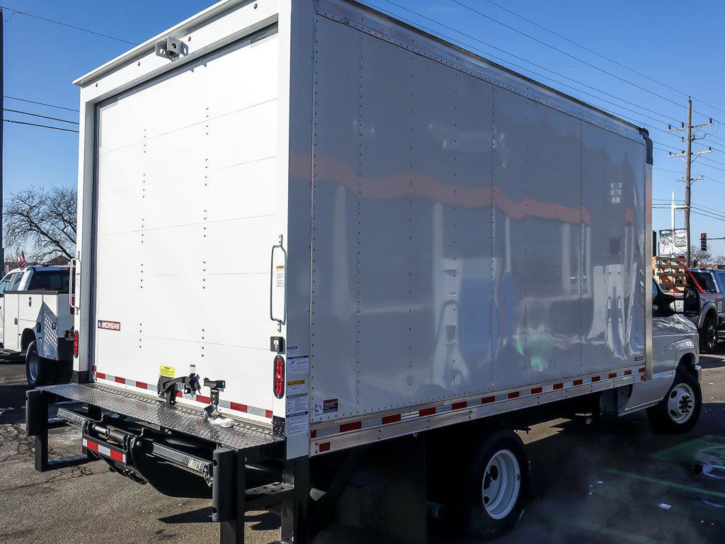 Used 2024 Ford E-350 Cutaway - photo 8