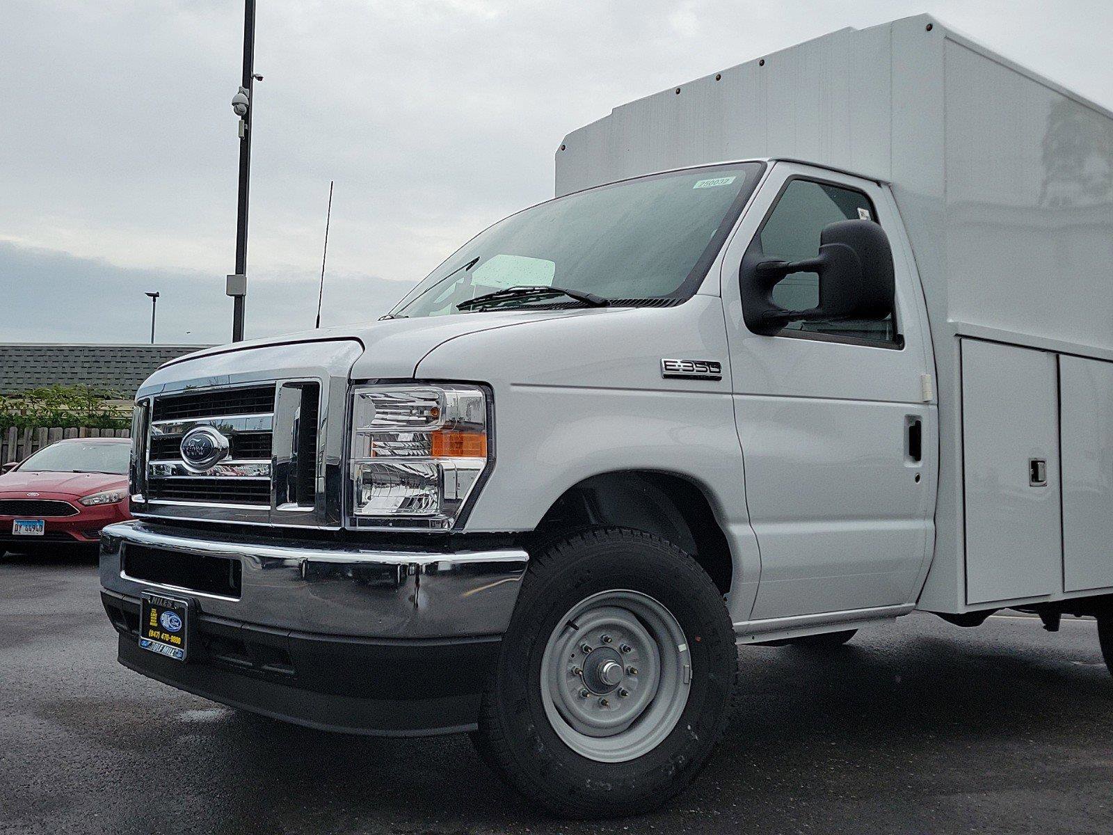 New 2025 Ford E-350 - photo 2