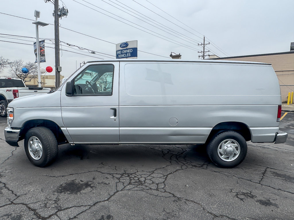 Used 2010 Ford E-350 Empty Cargo Van - photo 9