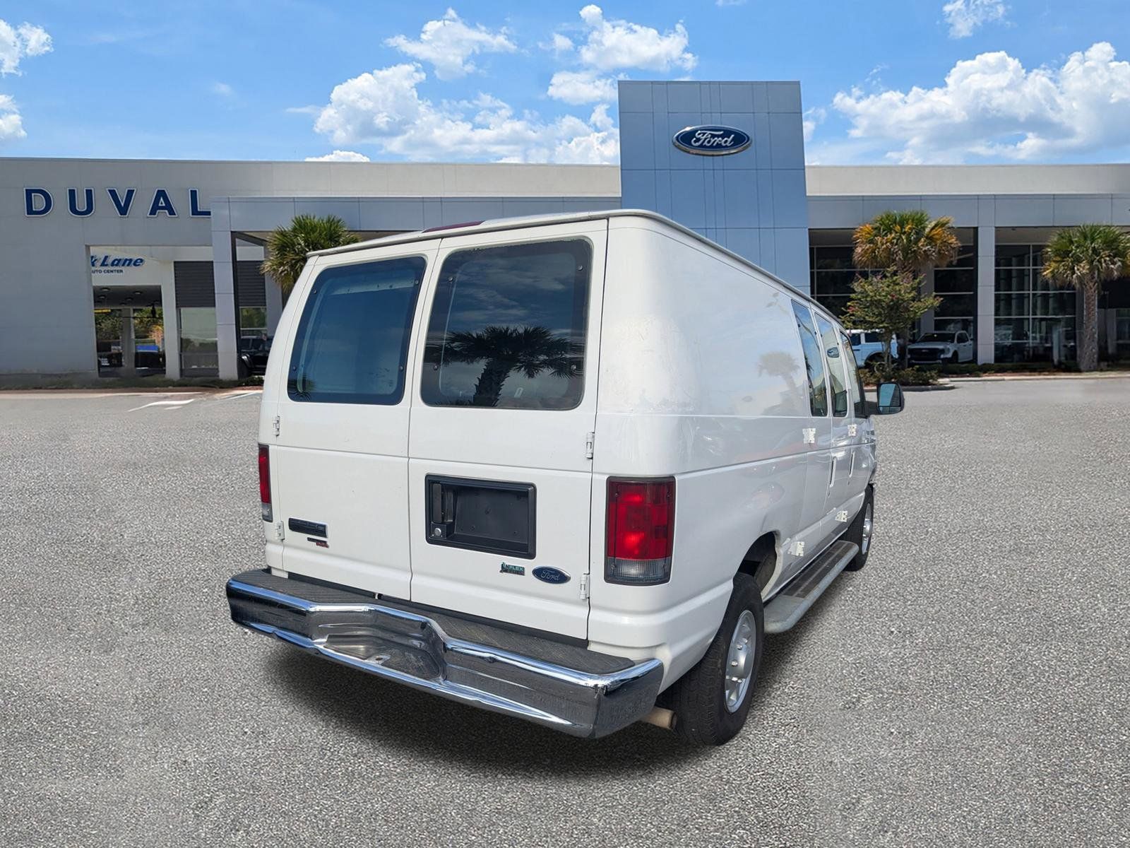 Used 2011 Ford E-250 Empty Cargo Van - photo 26