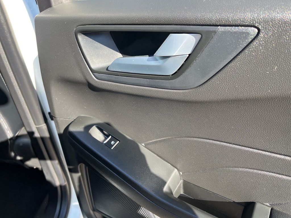 Used 2023 Ford Escape ST-Line - photo 13