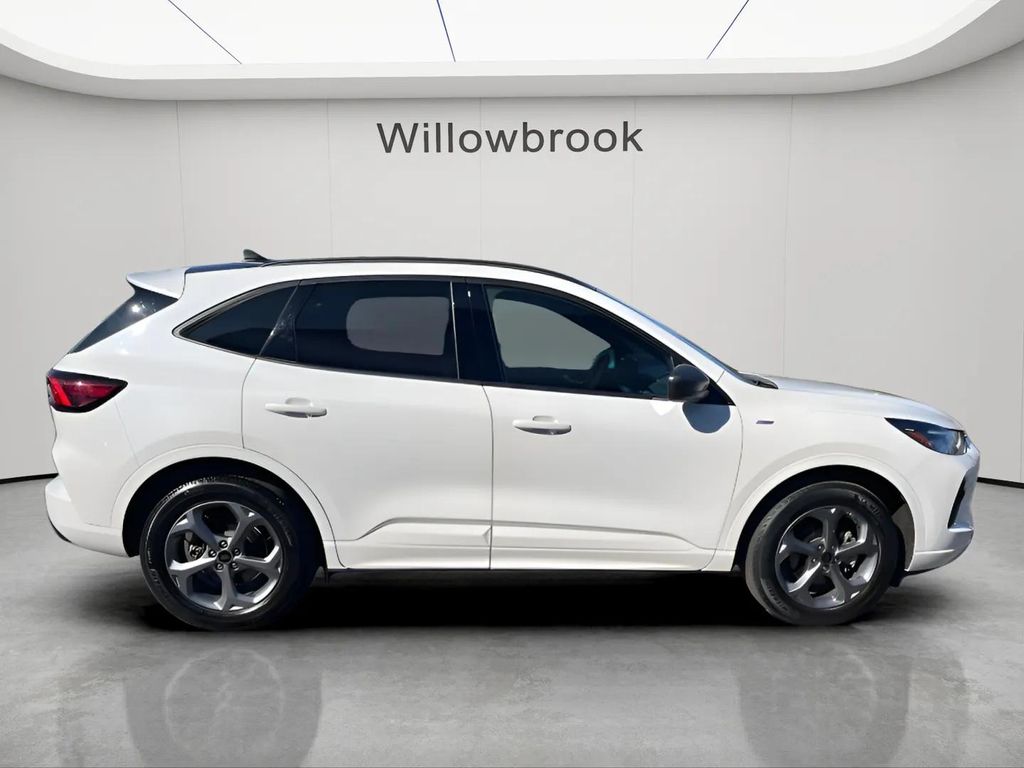 Used 2023 Ford Escape ST-Line - photo 5