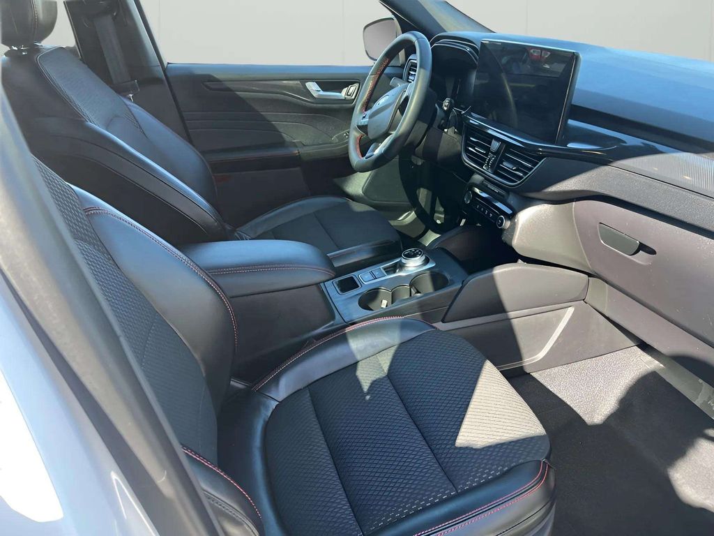 Used 2023 Ford Escape ST-Line - photo 8