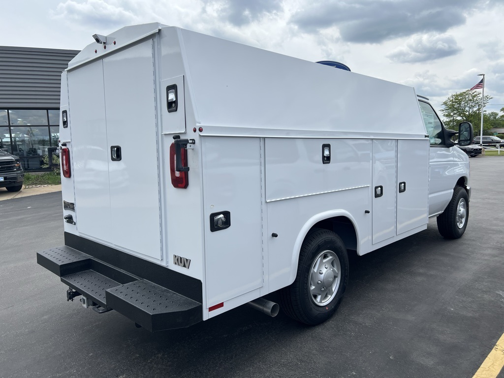 New 2026 Ford E-350 Cutaway - photo 8