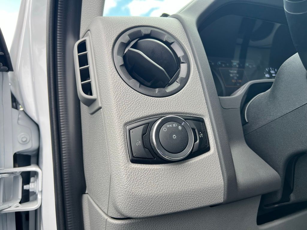 New 2026 Ford E-350 Cutaway - photo 16