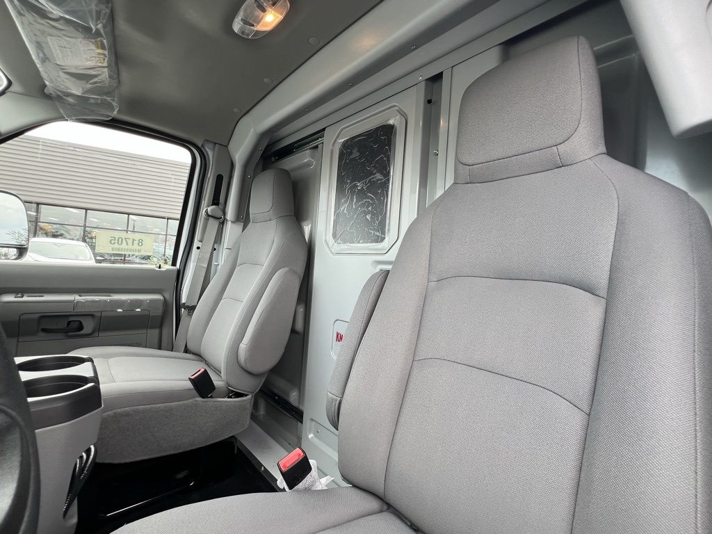 New 2026 Ford E-350 Cutaway - photo 17