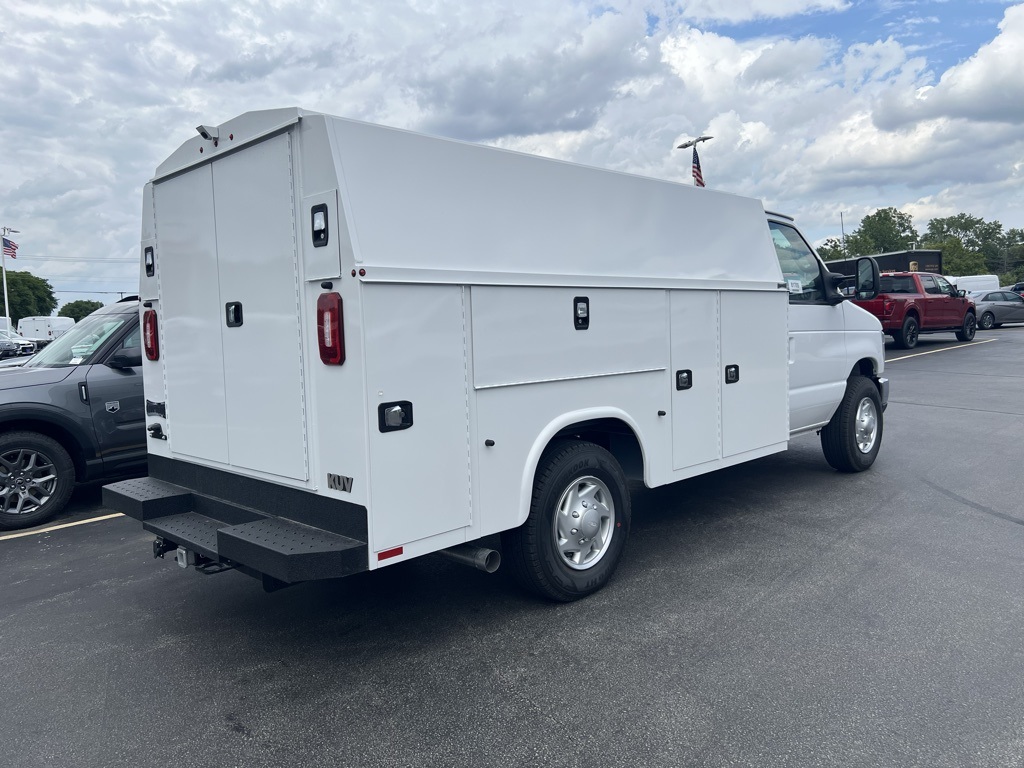 New 2026 Ford E-350 Cutaway - photo 3