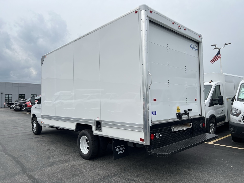 New 1996 Ford E-450 Cutaway - photo 3