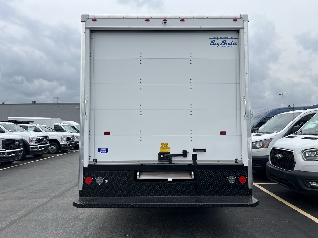 New 1996 Ford E-450 Cutaway - photo 4