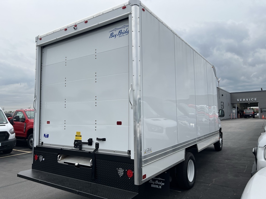 New 1996 Ford E-450 Cutaway - photo 5