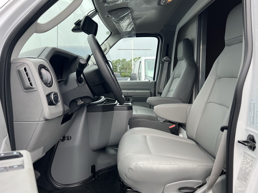 New 1996 Ford E-450 Cutaway - photo 9