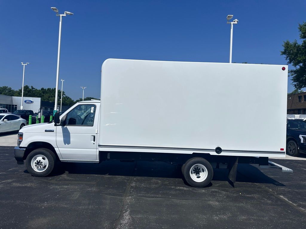 New 1996 Ford E-450 Cutaway - photo 10